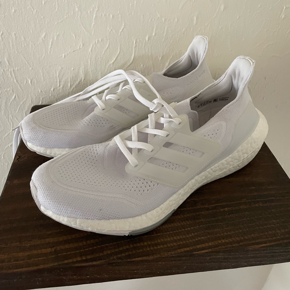 Adidas Ultraboost 22, 9.5M